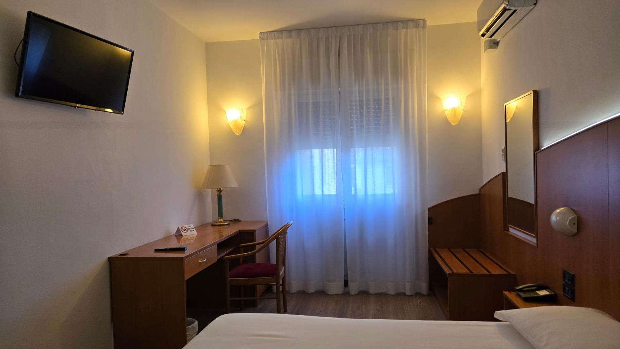 Hotel Cristallo Udine Esterno foto